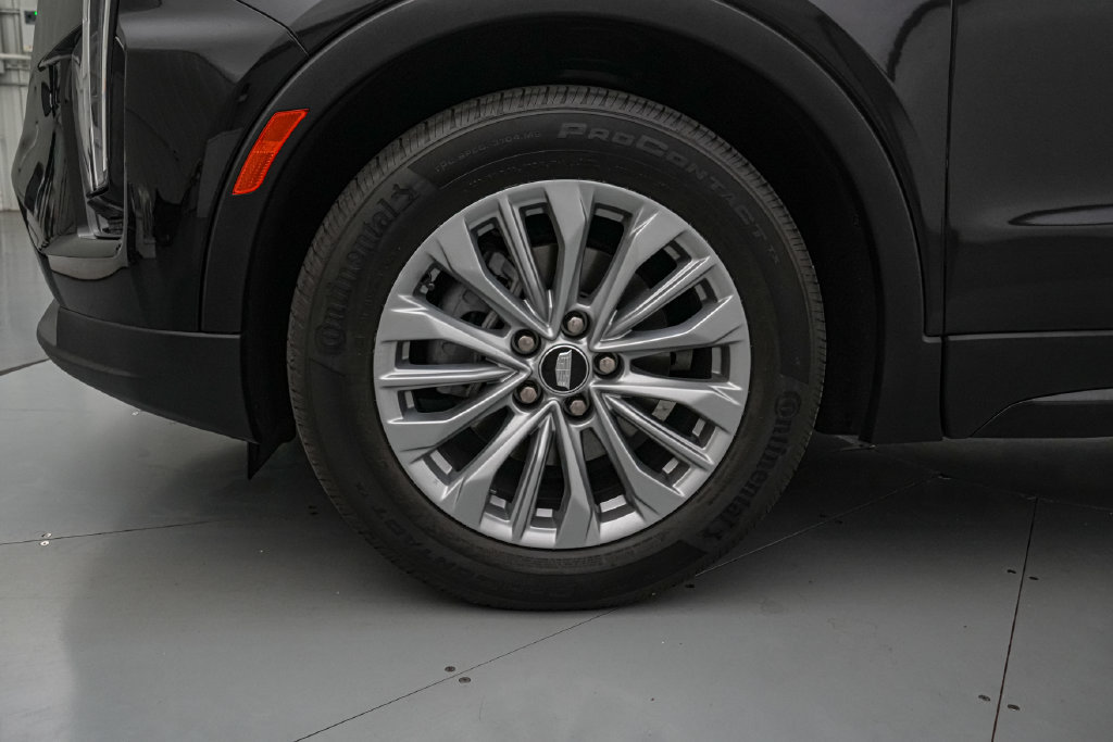 Used 2025 Cadillac XT4 Premium Luxury FWD image 10
