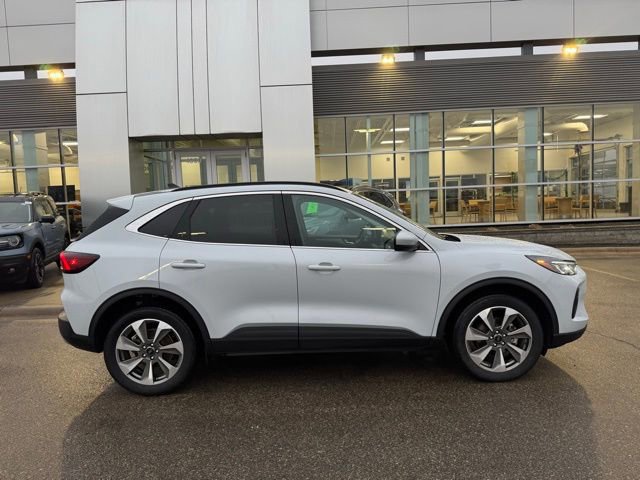 Certified 2025 Ford Escape Platinum image 4