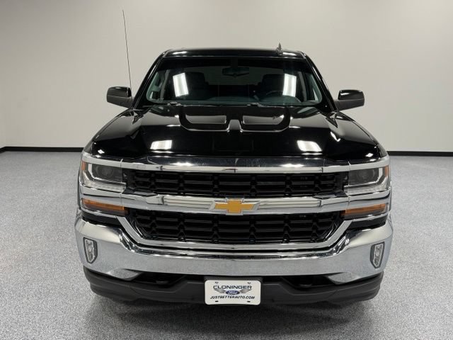 Used 2018 Chevrolet Silverado 1500 LT w/ All Star Edition AWD/4WD image 4