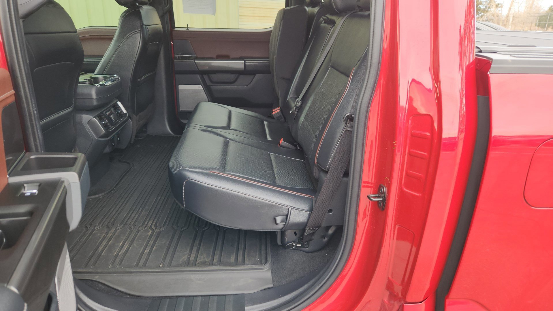 Certified 2023 Ford F150 Lariat w/ Equipment Group 502A High image 27