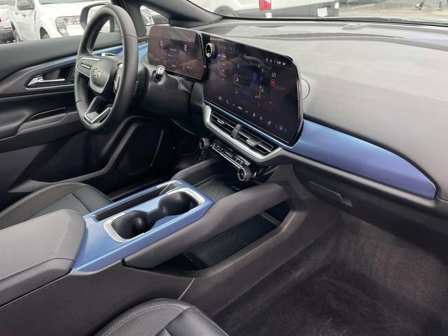 Used 2025 Chevrolet Equinox EV LT w/ Convenience Package image 37