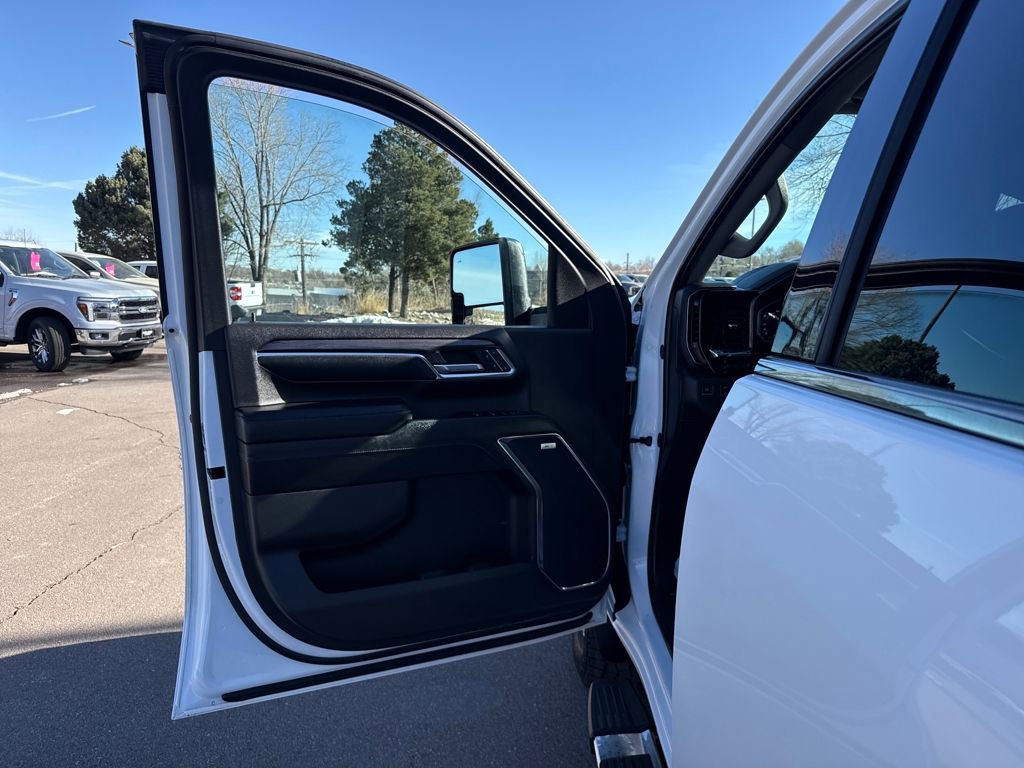Used 2024 Chevrolet Silverado 3500 LTZ w/ LTZ Convenience Package image 10