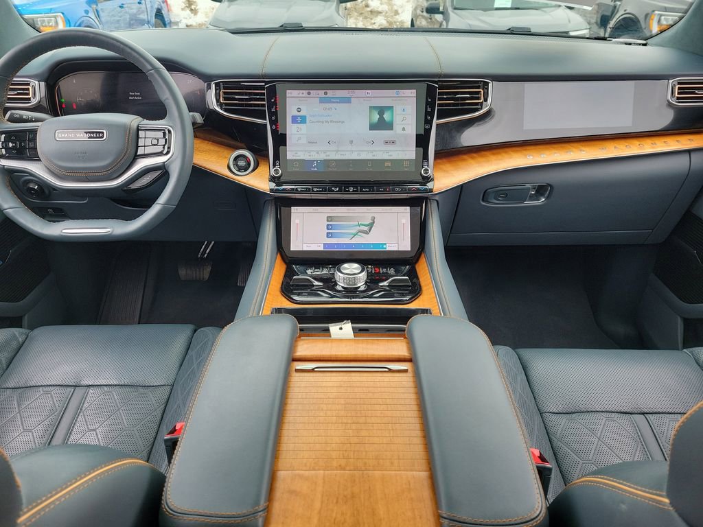 Used 2023 Jeep Grand Wagoneer Series III image 11