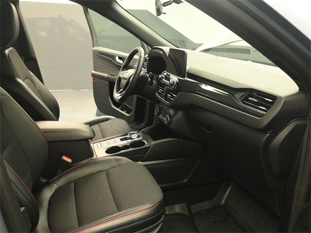 Certified 2025 Ford Escape ST-Line Elite image 17