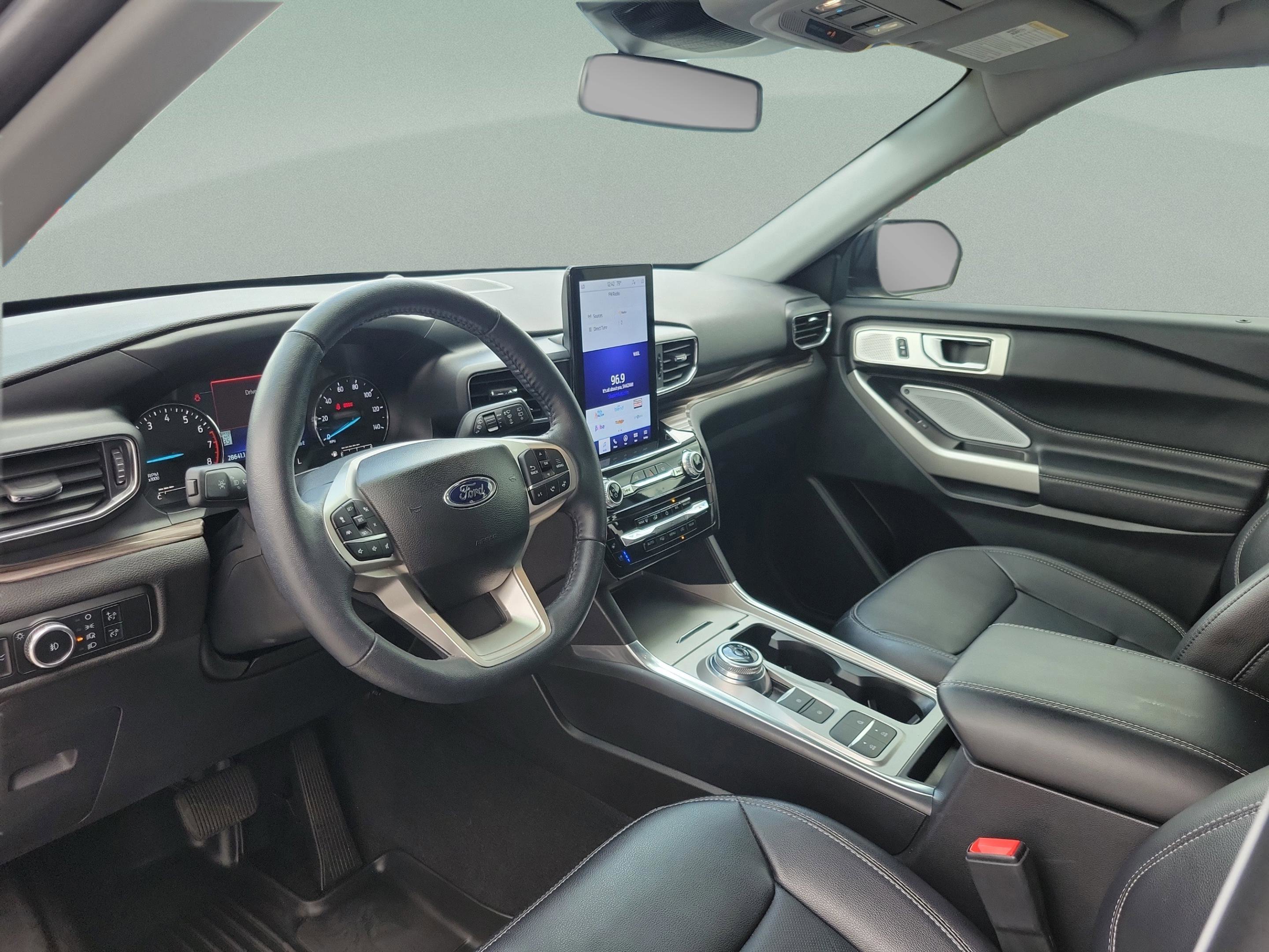 Certified 2023 Ford Explorer Limited w/ Limited Technology Package RWD image 16