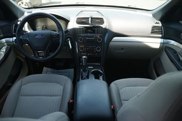 Certified 2018 Ford Explorer FWD image 22