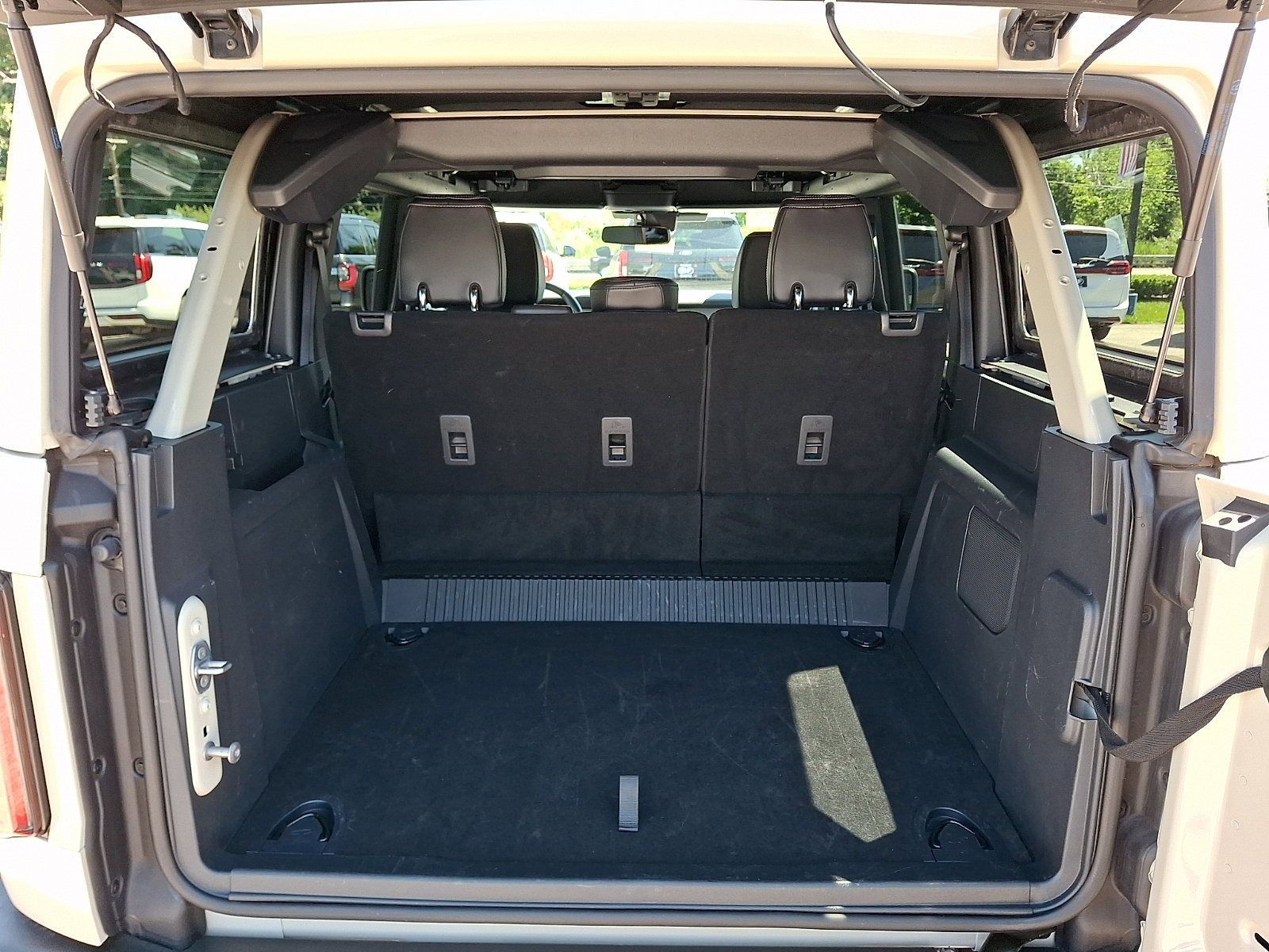 Certified 2025 Ford Bronco Outer Banks AWD/4WD image 31