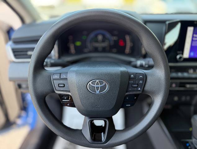 Used 2025 Toyota Camry LE FWD image 9
