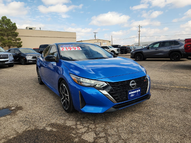 Used 2025 Nissan Sentra SR FWD image 1