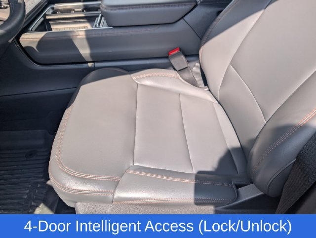 Certified 2025 Ford Expedition Active AWD/4WD image 19