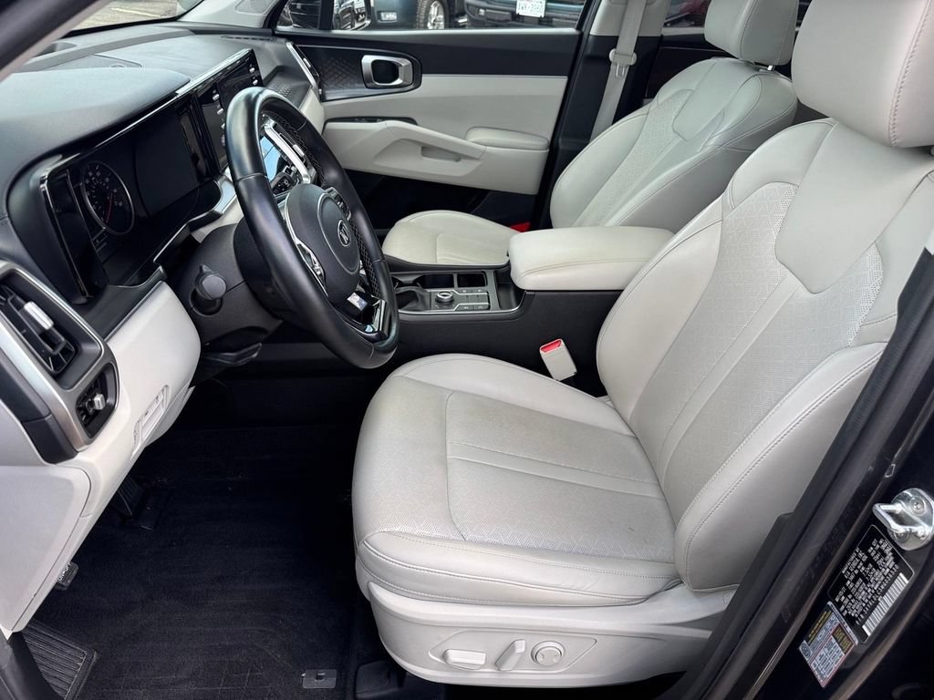 Used 2021 Kia Sorento S w/ Panoramic Sunroof Package AWD/4WD image 8