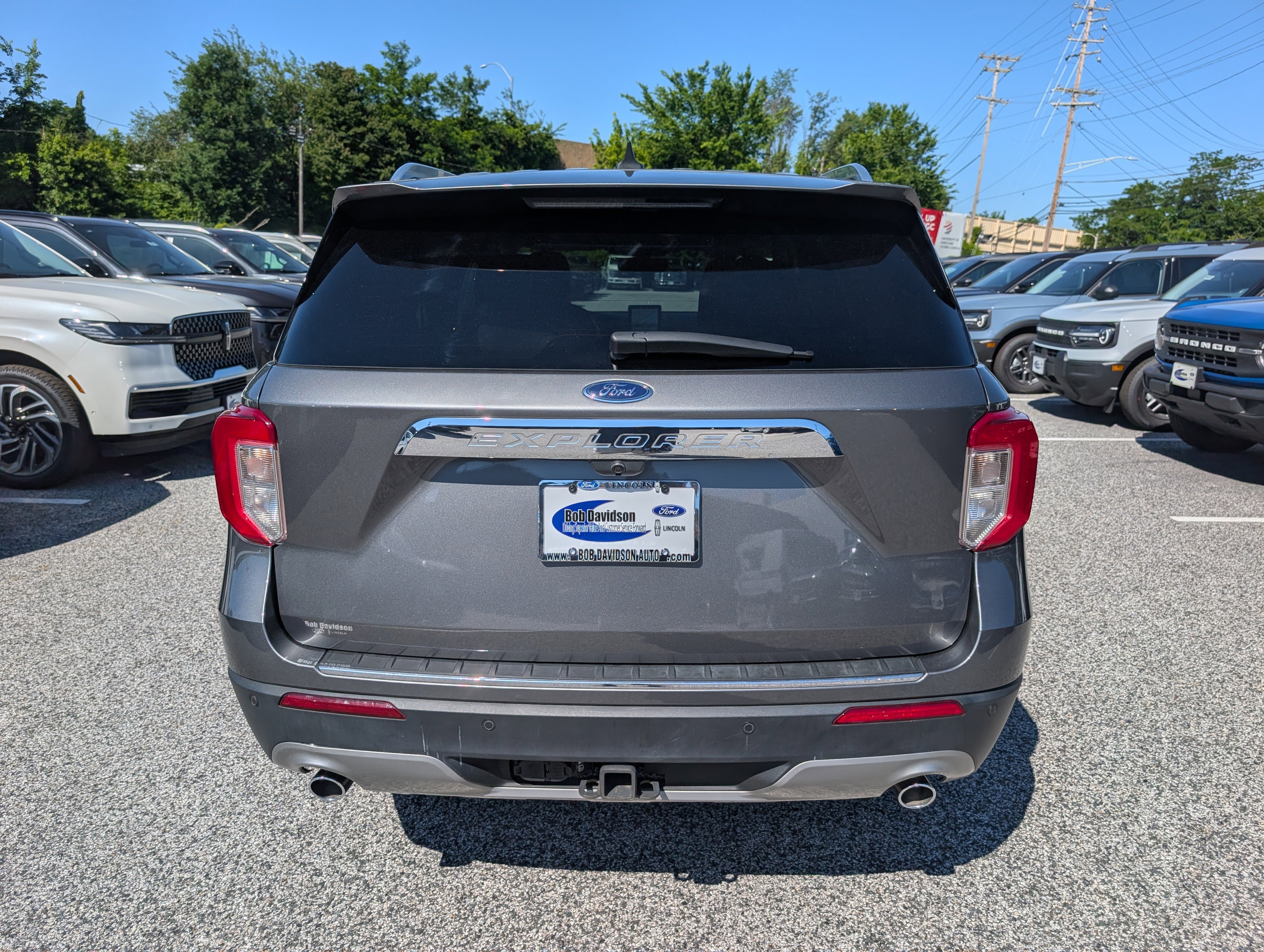 Certified 2022 Ford Explorer Limited w/ Limited Technology Package AWD/4WD image 6
