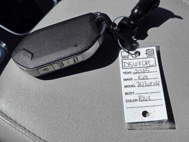 Used 2025 Kia Telluride S FWD image 32