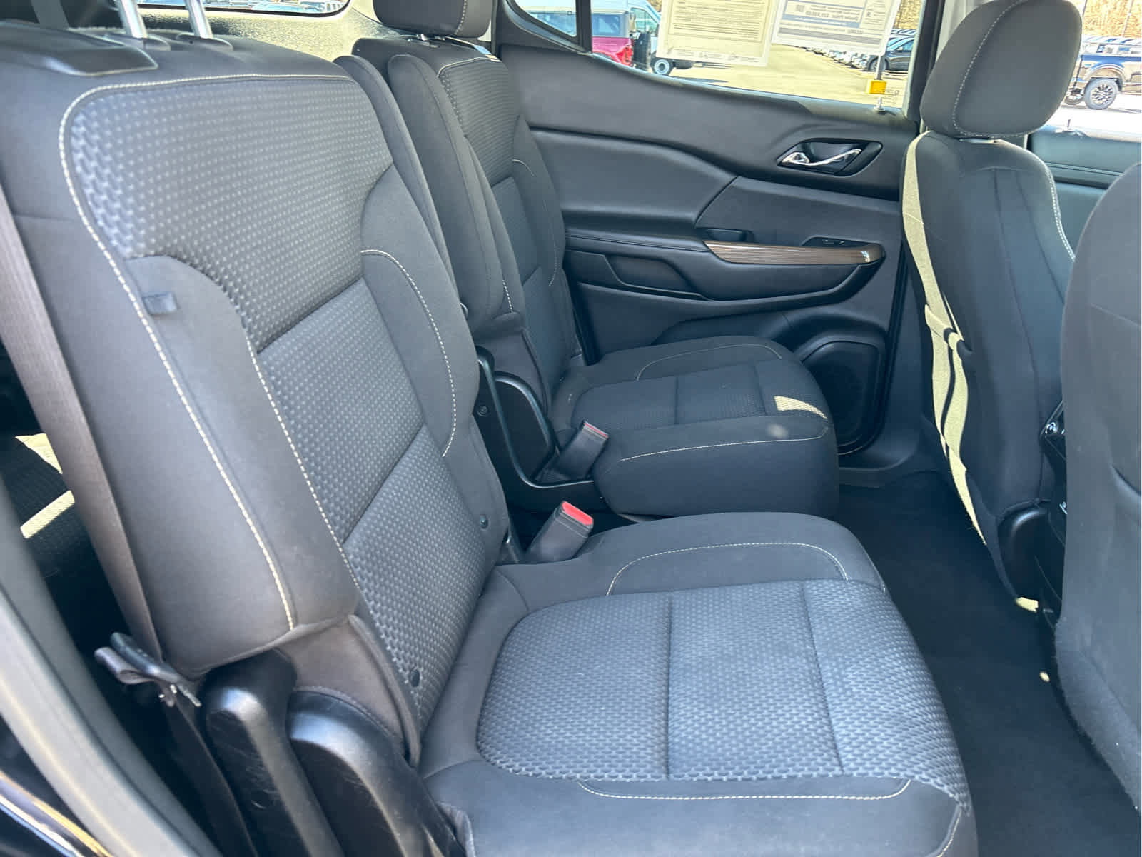 Used 2023 GMC Acadia SLE w/ Driver Convenience Package image 32