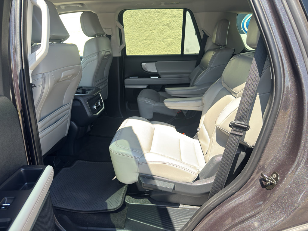 Certified 2025 Ford Expedition Active AWD/4WD image 24