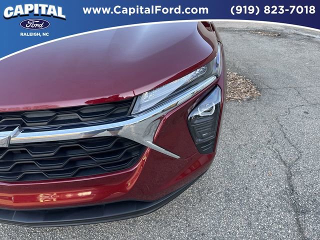 Used 2025 Chevrolet Trax LS image 11