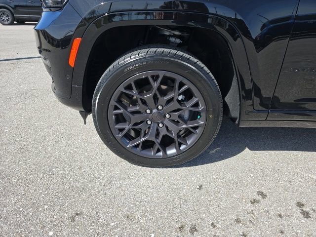 Used 2023 Jeep Grand Cherokee L Summit image 9