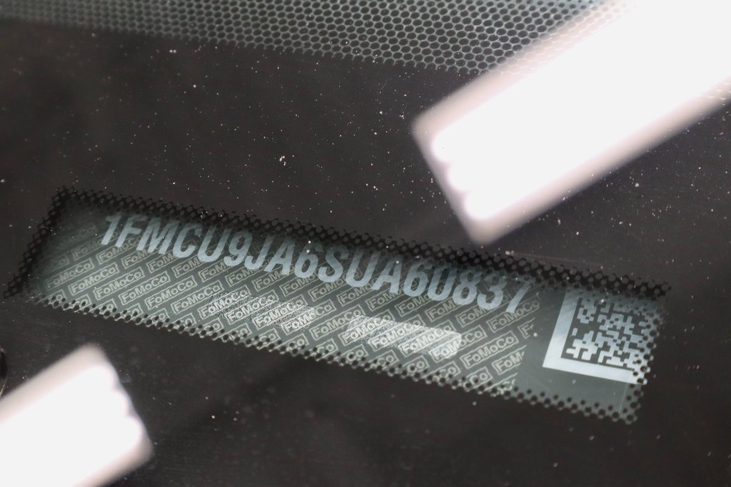 Certified 2025 Ford Escape Platinum image 36