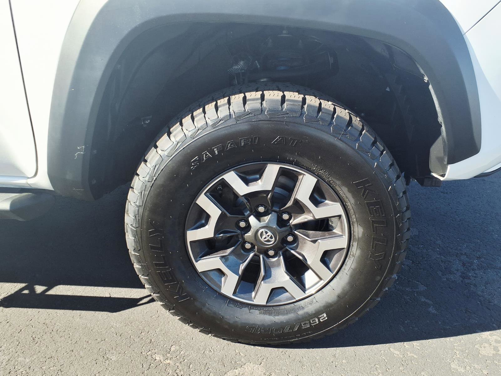 Used 2019 Toyota Tacoma TRD Off-Road image 9