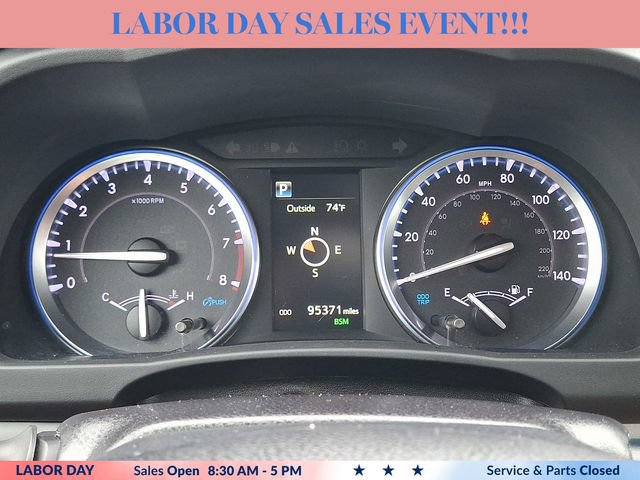 Used 2019 Toyota Highlander XLE AWD/4WD image 25