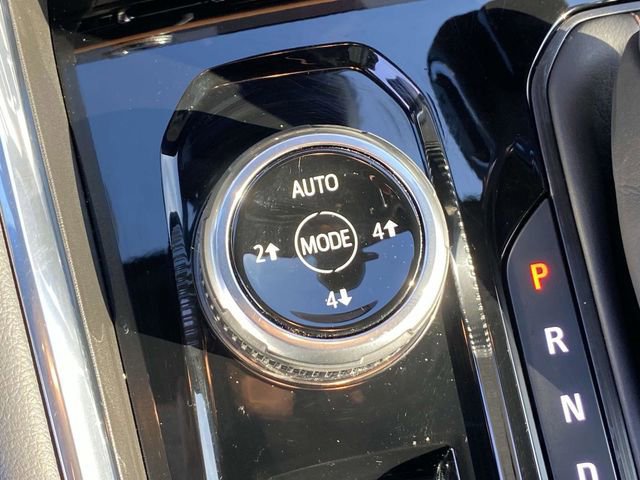 Used 2024 GMC Canyon AT4 w/ AT4 Premium Package image 32