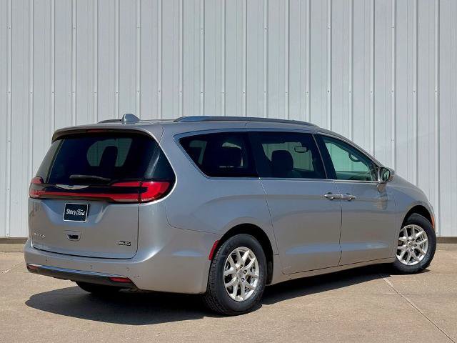 Used 2021 Chrysler Pacifica Touring-L FWD image 6