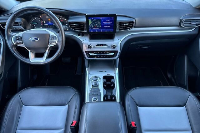 Certified 2022 Ford Explorer XLT w/ Equipment Group 202A image 10