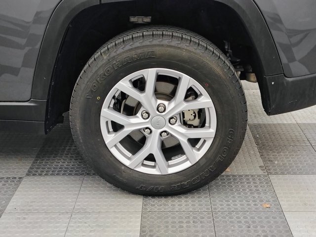 Used 2022 Jeep Grand Cherokee Limited AWD/4WD image 15