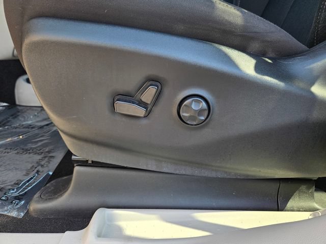 Used 2023 Chrysler Voyager LX FWD image 12