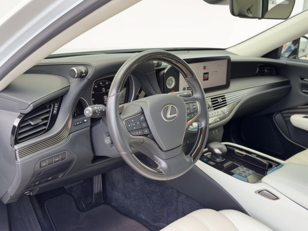 Used 2023 Lexus LS 500 w/ Interior Upgrade Package RWD image 4