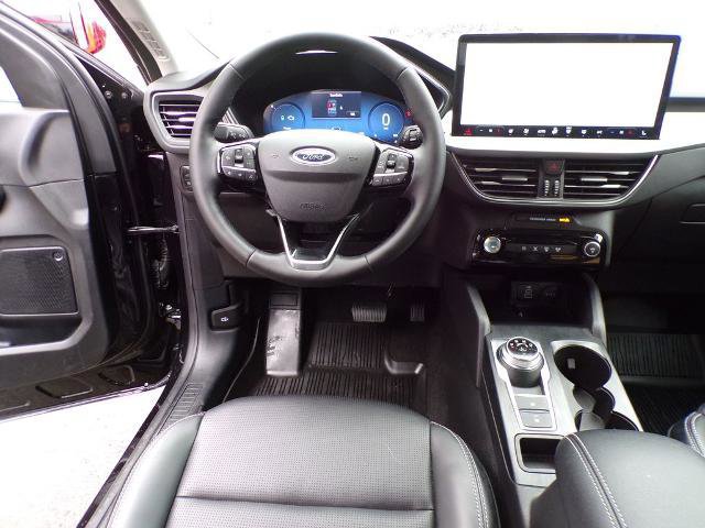 Certified 2025 Ford Escape Platinum w/ Class II Trailer Tow Package AWD/4WD image 19