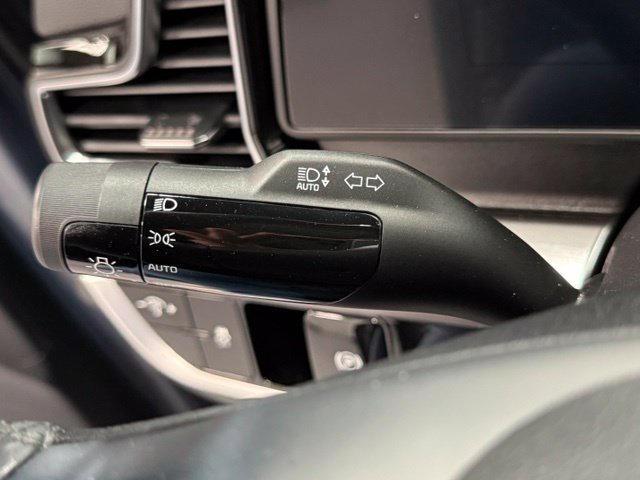 Used 2024 Kia Sportage EX FWD image 16