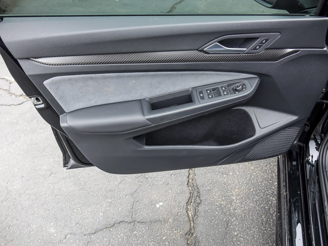 Used 2025 Volkswagen Golf R 2.0T image 21