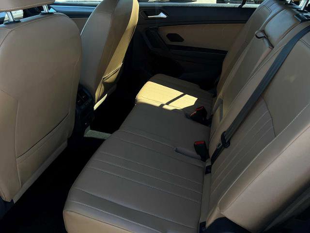 Used 2023 Volkswagen Tiguan SE R-Line image 15