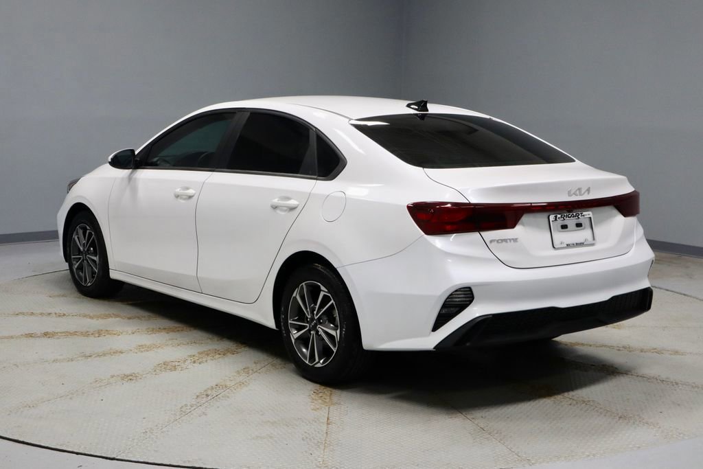 Used 2023 Kia Forte LXS image 3