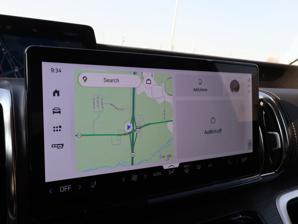 Certified 2025 Ford Expedition Platinum image 36