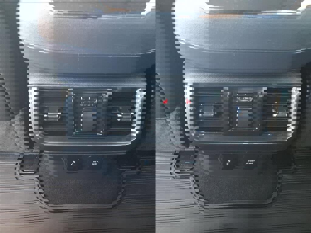 Certified 2023 Ford F150 Lariat w/ Equipment Group 502A High image 18