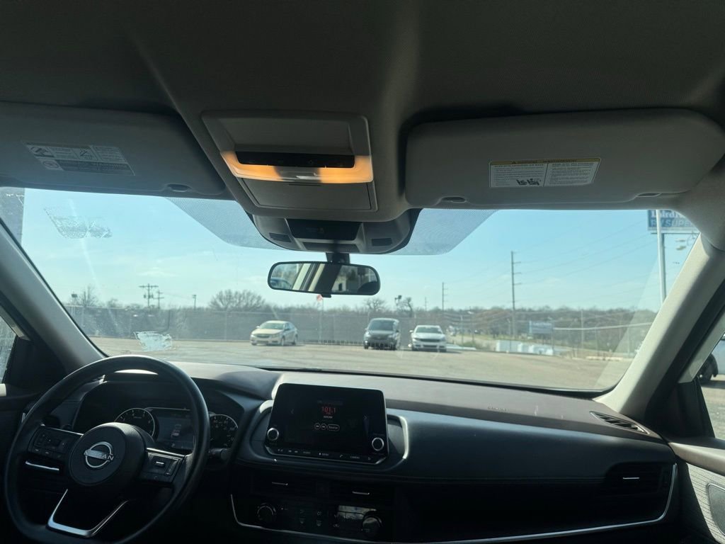 Used 2023 Nissan Rogue S image 10