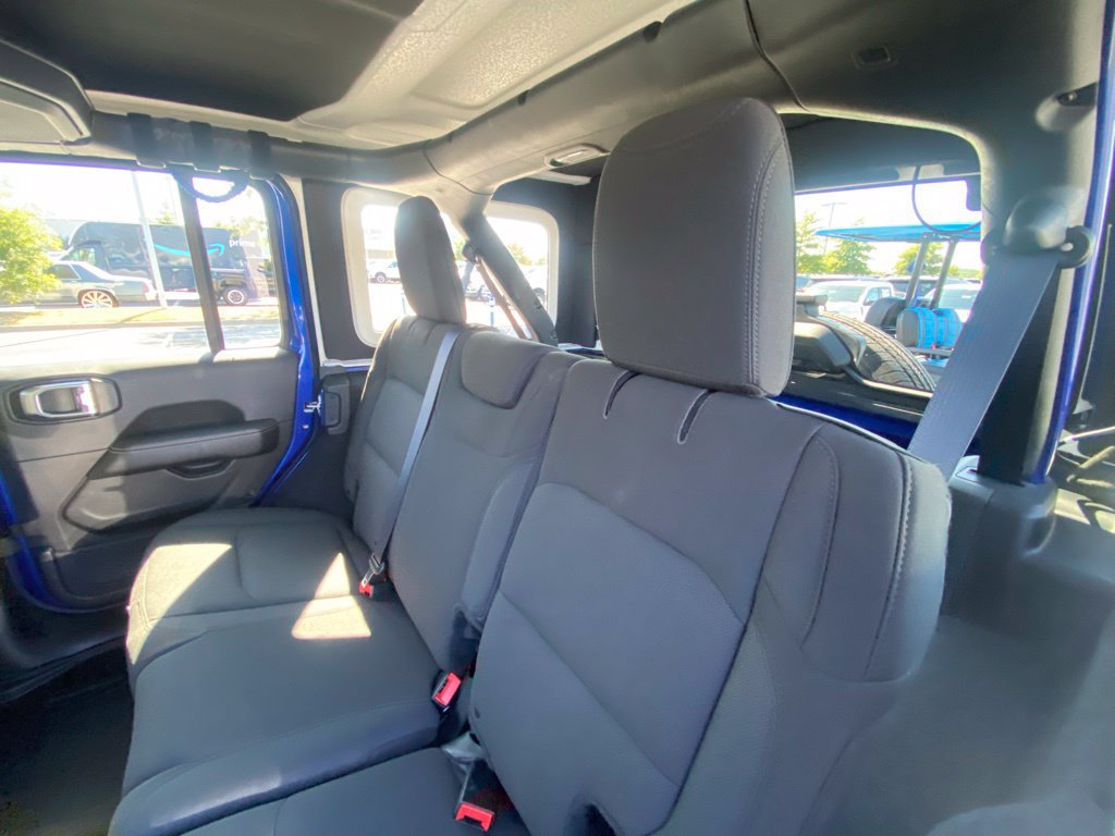 Used 2018 Jeep Wrangler Unlimited Sahara AWD/4WD image 24