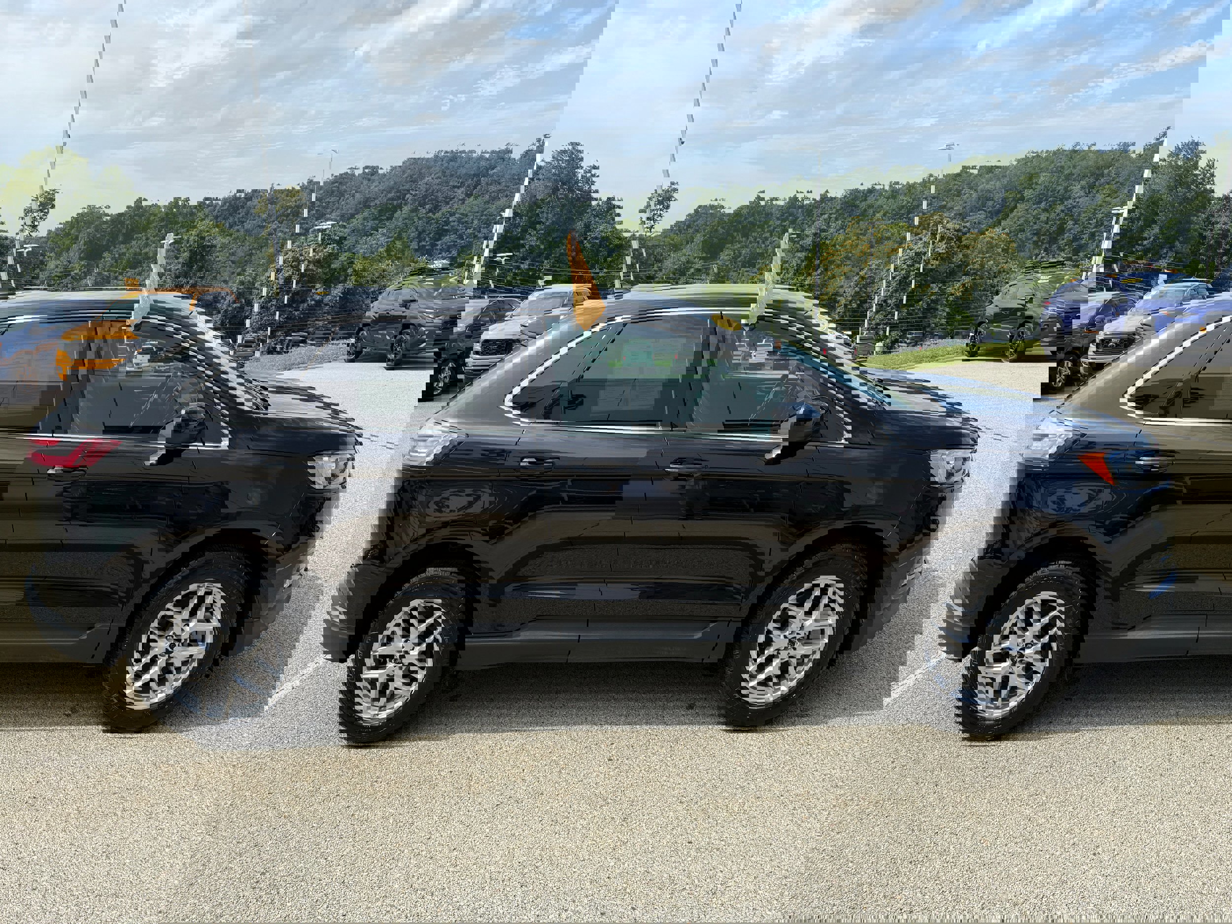 Certified 2024 Ford Edge SEL w/ Convenience Package image 2