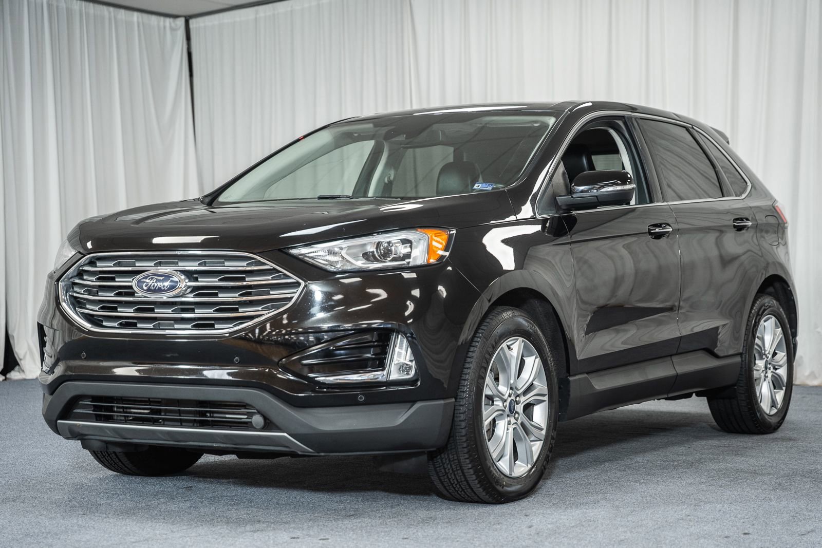 Certified 2022 Ford Edge Titanium AWD/4WD image 3