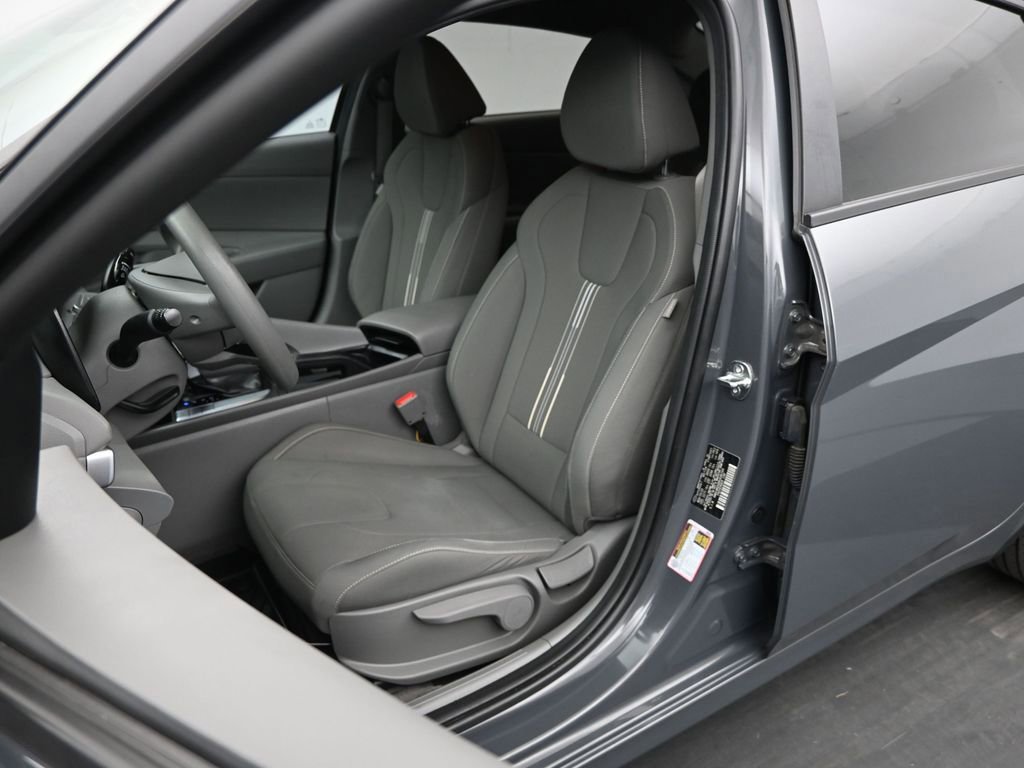Used 2024 Hyundai Elantra SEL image 17