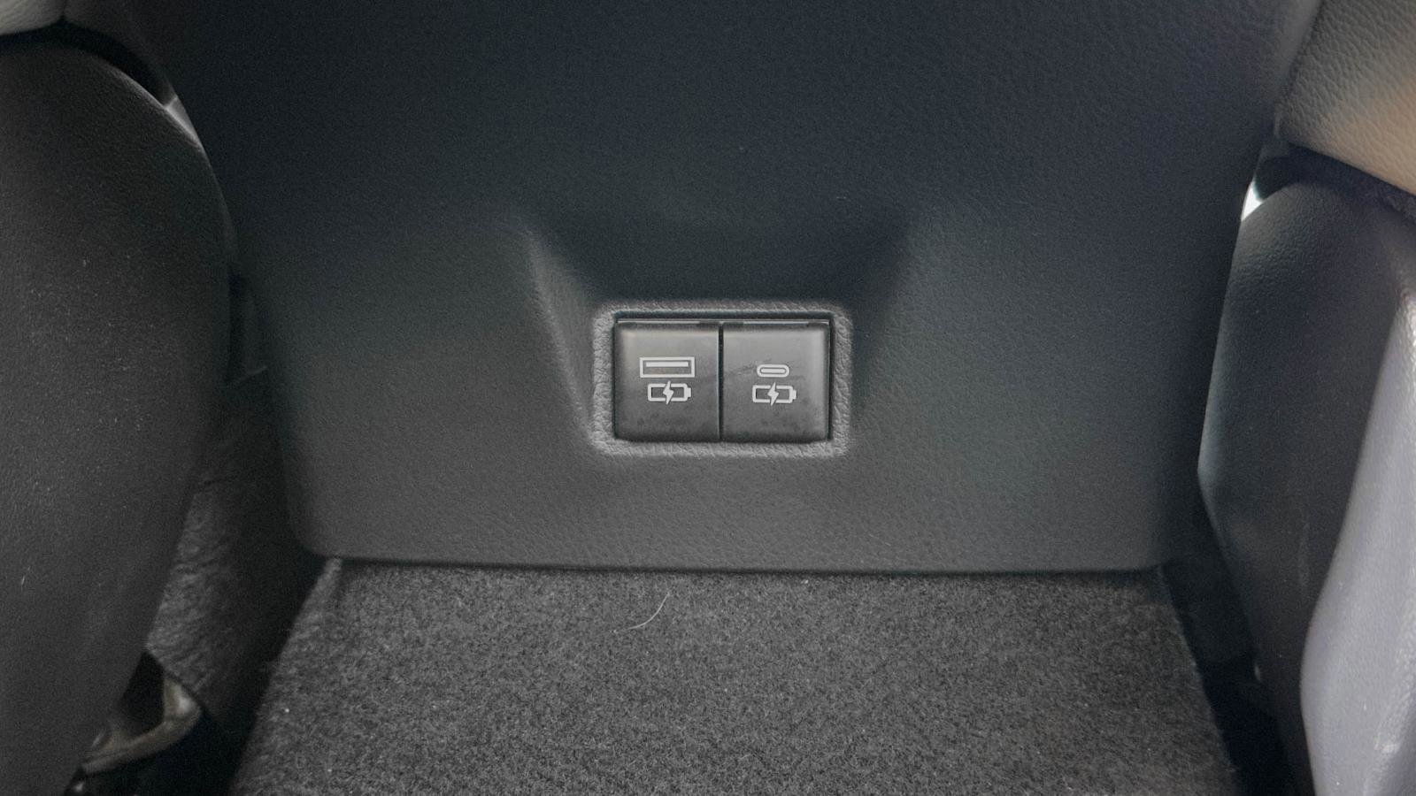 Used 2025 Toyota Camry XLE image 10