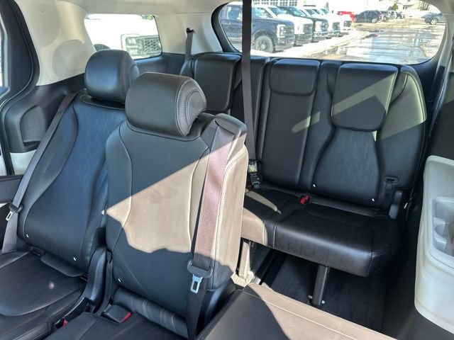 Used 2022 Kia Carnival LX image 26