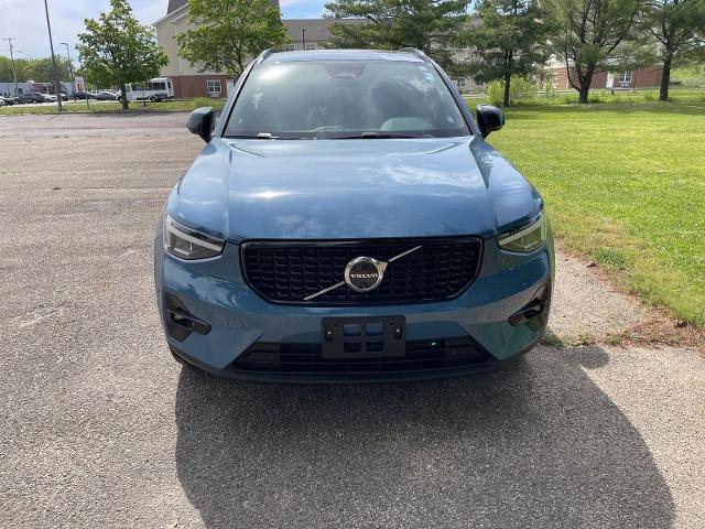 Used 2025 Volvo XC40 B5 Plus AWD/4WD image 30