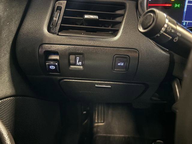 Used 2017 Chevrolet Impala LT image 16
