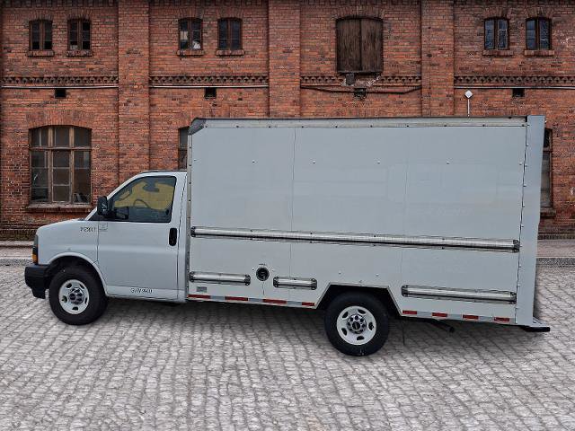 Used 2021 GMC Savana 3500 w/ Power Convenience Package image 5