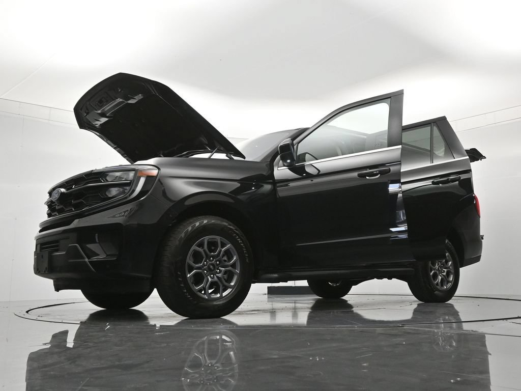Certified 2025 Ford Expedition Active AWD/4WD image 49