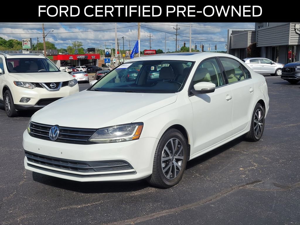 Used 2017 Volkswagen Jetta SE FWD image 2