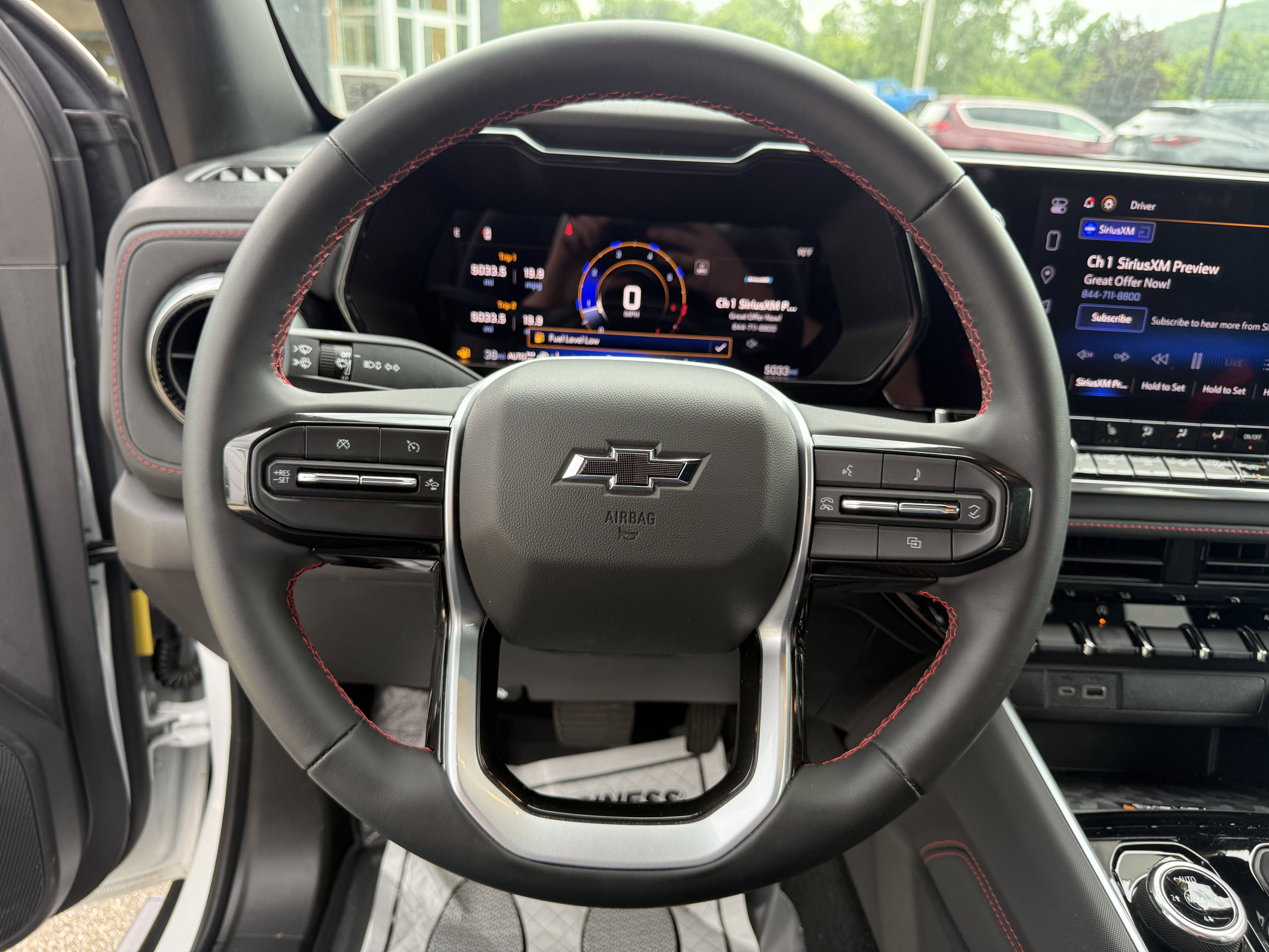 Used 2024 Chevrolet Colorado Z71 w/ Z71 Convenience Package 2 image 12